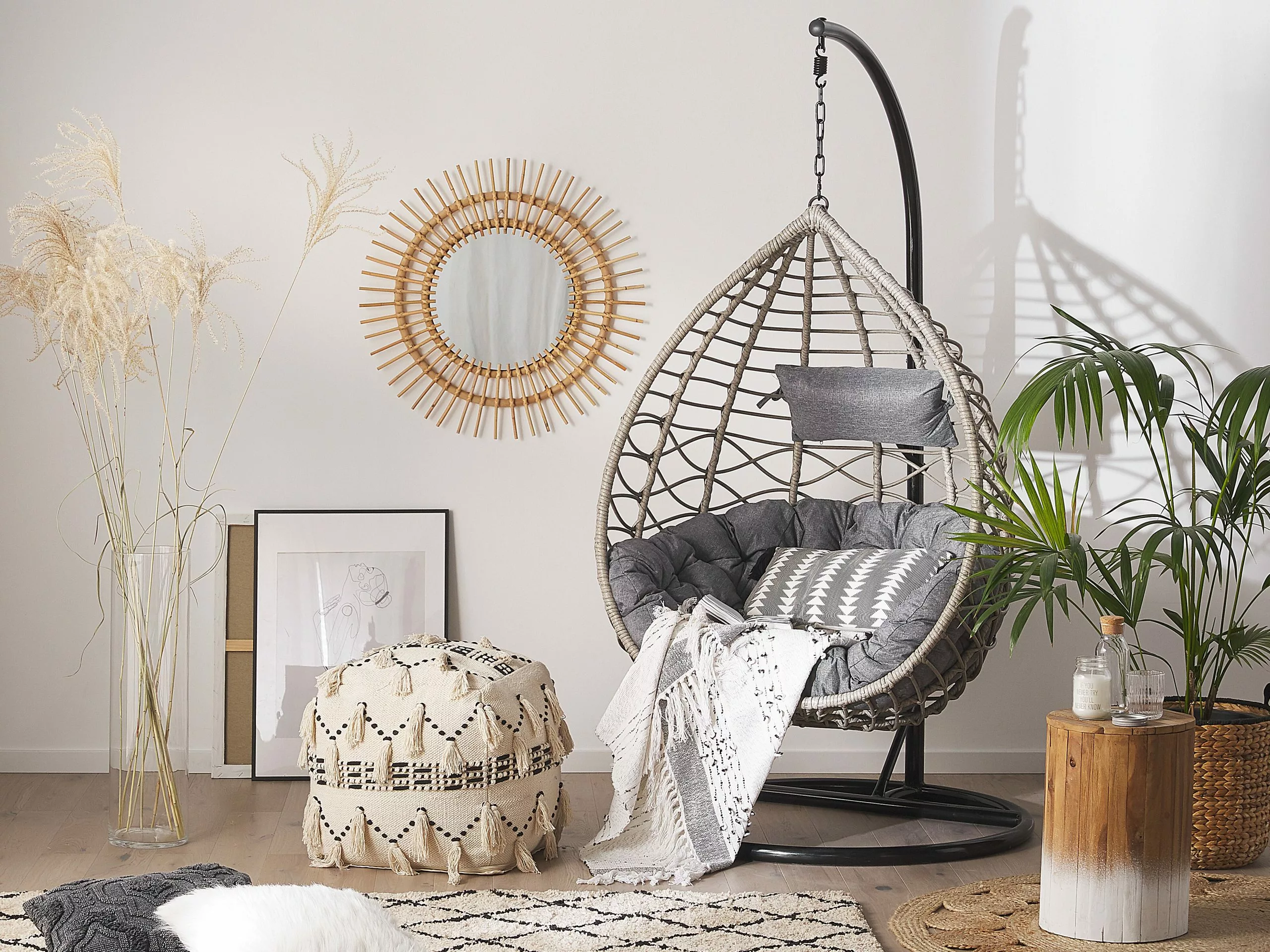 Beliani Hangstoel Met Standaard Rotan Grijs/zwart ARSITA 4 Beliani Hangstoel Met Standaard Rotan Grijs/zwart ARSITA - Afbeelding 2