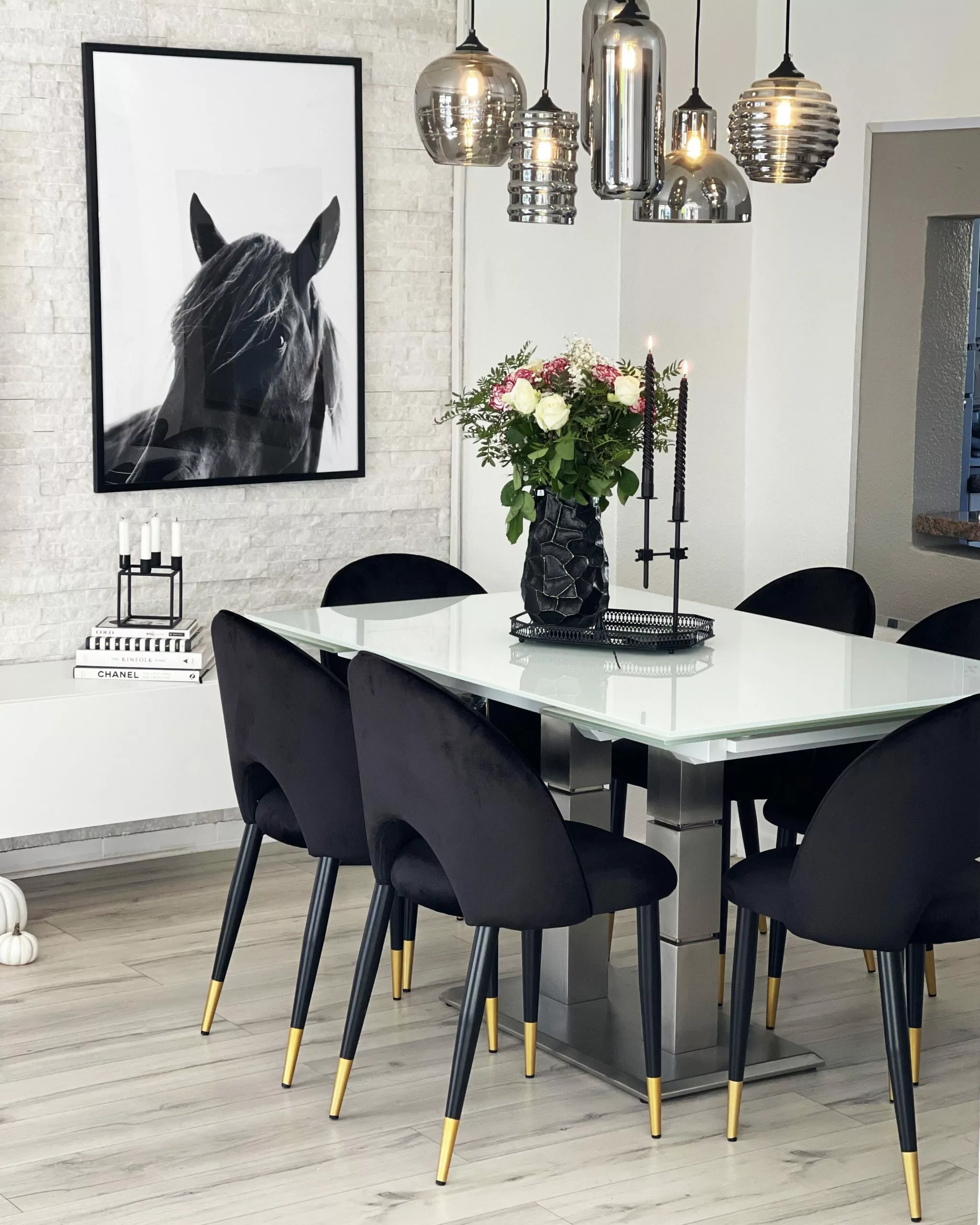 Beliani Eetkamerstoel Set Van 2 Fluweel Zwart MAGALIA 5 Beliani Eetkamerstoel Set Van 2 Fluweel Zwart MAGALIA - Afbeelding 3